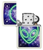 Žiebtuvėlis Zippo Alien šviečia tamsoje (žaliai) atidarytas
