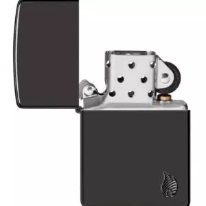 Žiebtuvėlis Zippo Armor Flame Black atidarytas