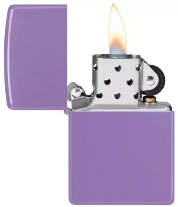 Žiebtuvėlis Zippo Smokey Lavender atidarytas dega