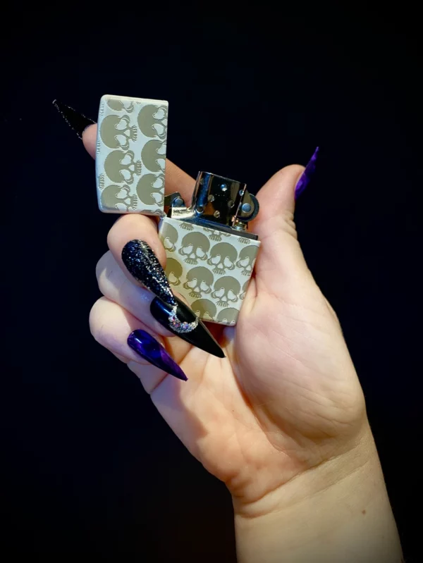 Žiebtuvėlis Zippo Skullveil Suzy Berhow