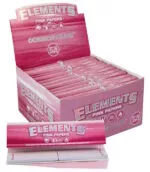 Atidaryta Elements Pink Connoisseur dėžutė ir išskleista pakuotė su rožiniais lapeliais bei tipsais