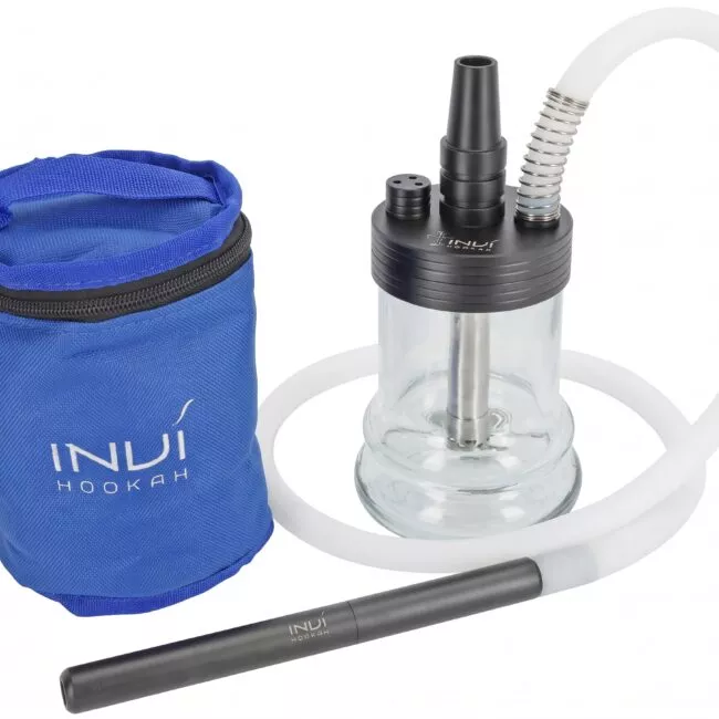 Kelioninis kaljanas INVI Alu Black 19 cm su skaidria kolba, balta silikonine žarna, juodu kandikliu ir mėlynu INVI Hookah krepšiu